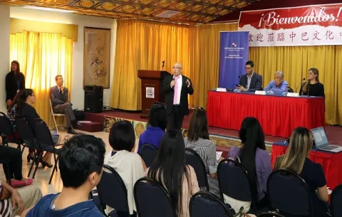 DGI pide a la comunidad china cumplir con Ley fiscal y denunciar a funcionarios que pidan prebendas
