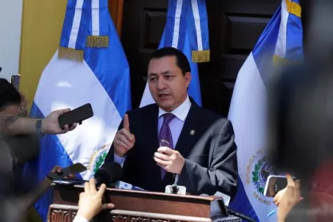 El Congreso salvadoreño condena el “intento de golpe” del presidente Nayib Bukele