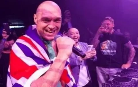 Tyson Fury festeja su triunfo sobre Wilder con tremenda rumba