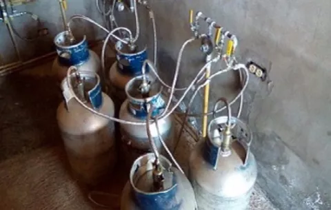 Restaurantes y fondas usan de forma indebida tanque de gas de 25 libras 