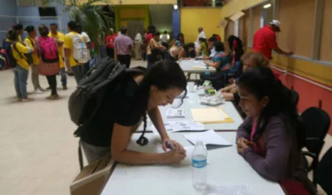 Representantes del Gobierno y la empresa privada buscan impulsar la contratación de jóvenes
