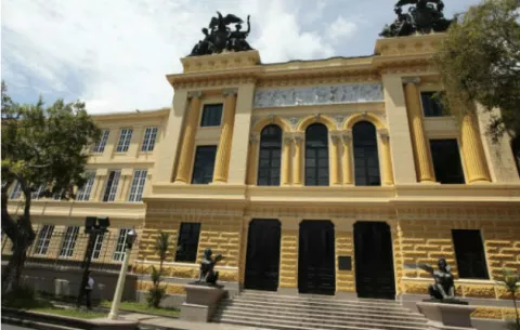 Docentes denuncian despidos masivos en el Instituto Nacional 