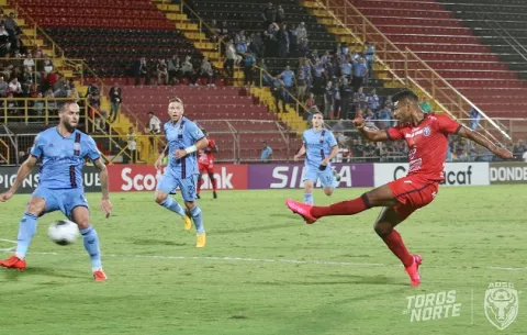 Jorman Aguilar y Omar Brown anotan, pero San Carlos cae en Concachampions