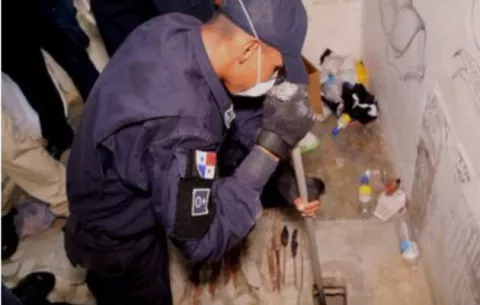 Drogas, armas punzocortantes y celulares decomisa la Policía Nacional dentro de La Joyita