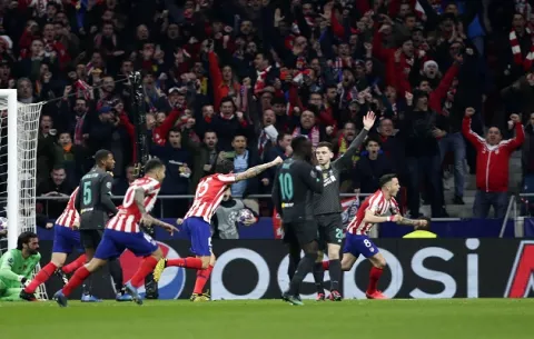 Liverpool y PSG pierden el primer asalto en la ida de octavos de la Champions
