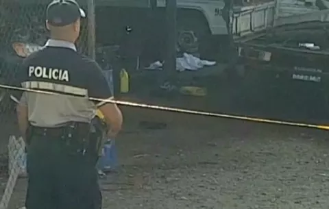 Hombre muere aplastado dentro de un taller de mecánica en La Arena de Chitré