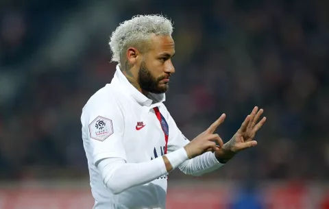 Neymar, ¿de romance con la exnovia de Maluma?