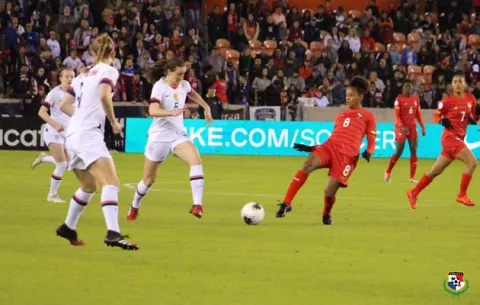 ¡Vergüenza en Houston! Estados Unidos aplasta 0-8 a Panamá en el Preolímpico femenino