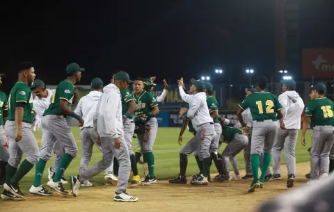 Panamá Oeste y Coclé  tienen séptimo partido en el Rod Carew