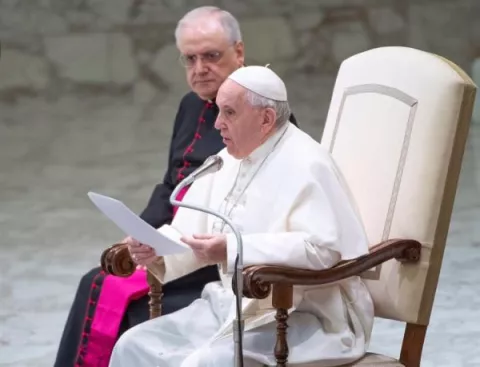El papa Francisco rechaza que los hombres casados sean ordenados sacerdotes