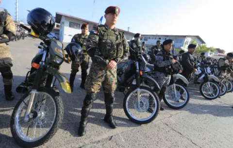 Policías crean colegio para participar de manera activa en la sociedad