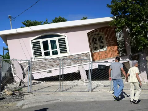Los puertorriqueños buscan estabilidad en Estados Unidos tras 4.000 temblores
