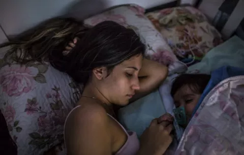 Brasil insta abstinencia para frenar el embarazo adolescente