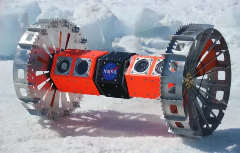 Entrenan para el espacio en hielo