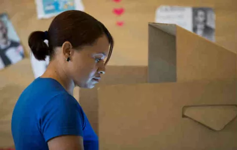 Suspenden elecciones municipales dominicanas por problemas técnicos
