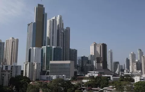 Spia: 'Abrir las puertas al talento extranjero atenta contra los profesionales idóneos'