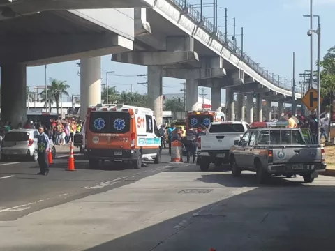 Fatal, joven fallece al lanzarse desde la estación del Metro en Los Andes