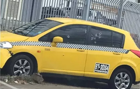Matan a dos personas dentro de un taxi, en Juan Díaz