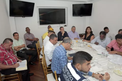 Fracasa mesa de diálogo entre transportistas y miembros del Ejecutivo