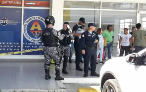 Antisociales vandalizan la sede de la ATTT en la ciudad de David