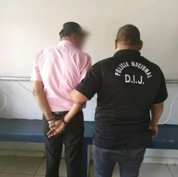 Detención preventiva para docente investigado por corrupción de menores y violación