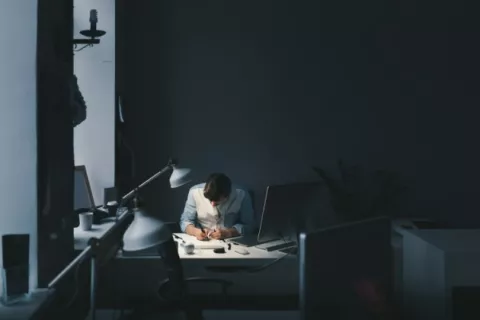 Los trabajadores jóvenes necesitan que las compañías prioricen su salud mental
