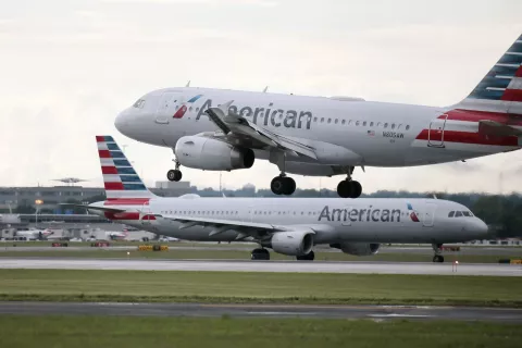 Aerolíneas de Estados Unidos reducirán vuelos y recortarán gastos por el coronavirus