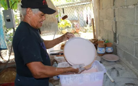 Destacan labor de los artesanos de La Arena