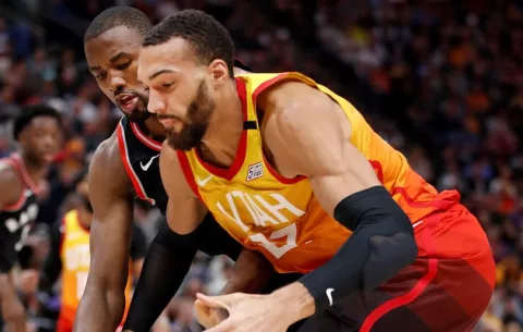 Jugador de baloncesto se burla del coronavirus y dos días después da positivo
