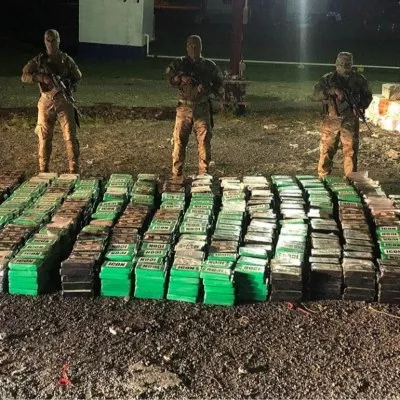 Senan decomisa 3,979 kilos de cocaína en una embarcación en Bocas del Toro 