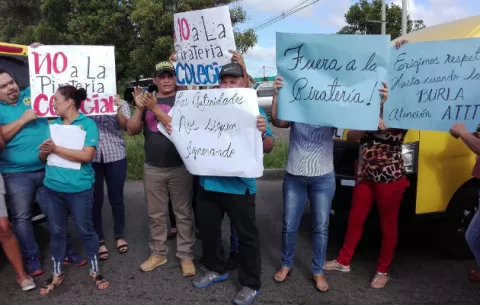 Conductores de busitos colegiales marcharán a la Asamblea Nacional