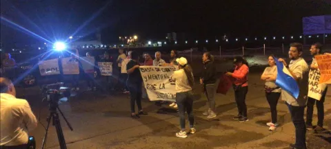 Cierran las calles en Espinar exigiendo agua potable