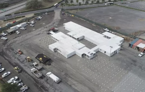 Hospital modular para tratar a pacientes con COVID-19 registra un avance del 48%