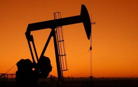 El precio del petróleo de Texas cae 4.8 por ciento por caída en demanda y perspectiva de aumento producción