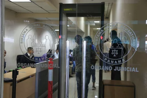 Formulan cargos a seis personas por saqueos en Curundú