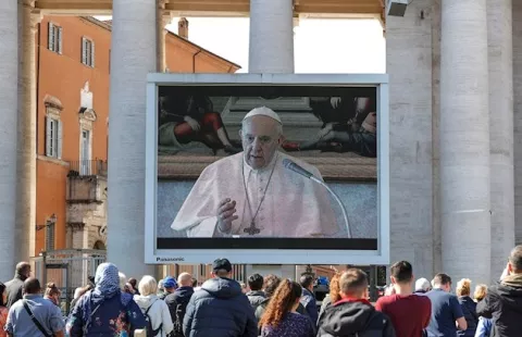 El papa advierte a las empresas que despedir para salvarse no es una solución