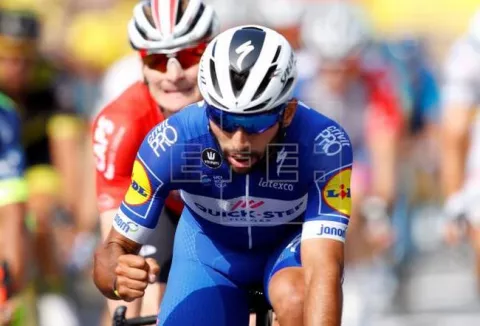 Ciclista colombiano Fernando Gaviria se habría contagiado de coronavirus