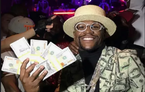 Floyd Mayweather solo pelearía contra McGregor o Khabib por $600 millones