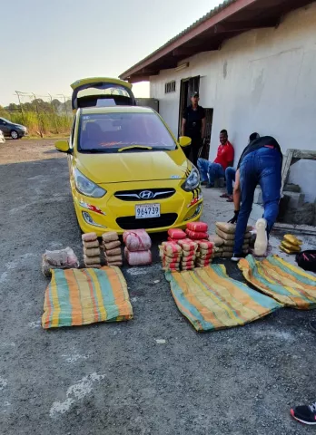Incautan droga, autos y detienen a dos en operativo policial en Arraiján