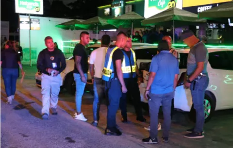 Migración capta a 98 extranjeros que se encontraban sin su documentación en regla