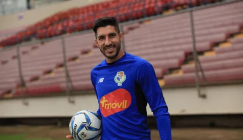 Jaime Penedo se une al #quédateencasa para frenar el covid-19