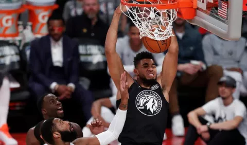 El NBA Karl-Anthony Towns anuncia que su madre está en coma por el coronavirus