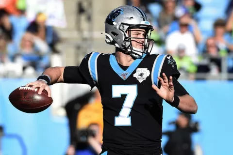 Los Redskins firman al quarterback Kyle Allen