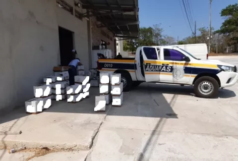 Decomisan 41 cajas de licor de contrabando en La Colorada de Los Santos 