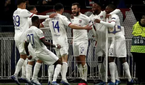 Los jugadores de la liga francesa verán reducido sus salarios