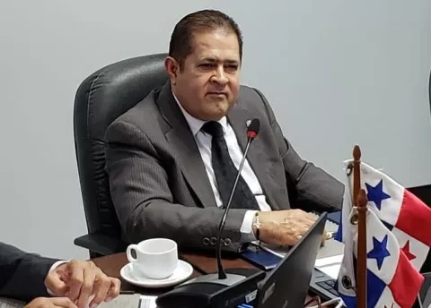 Le responden al presidente Laurentino Cortizo: Sí me gusta la chicha de saril, pero con miel