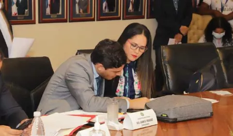 Moratoria de 90 días en el cobro y pago de las obligaciones tributarias avanza a primer debate