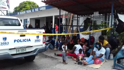 Ticos no permiten el ingreso de africanos y asiáticos desde Panamá