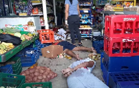 Policía Nacional detiene a ocho personas que intentaban robar mercancía en un minisúper