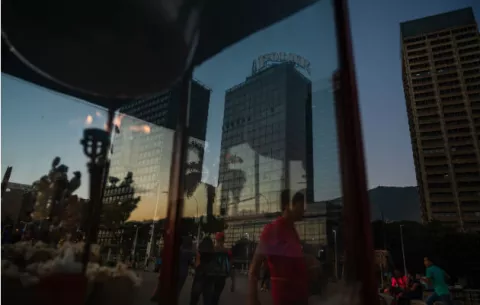 Hay tregua entre socialistas y capitalistas en Venezuela